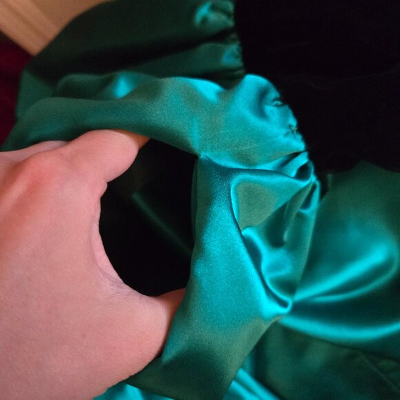 10 (fits 6-8) Early 90s(?) Vintage William Pearson Black Green Modest Gown Dress - Picture 6 of 14